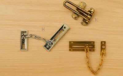 Reparaciones, como colocar una cerradura